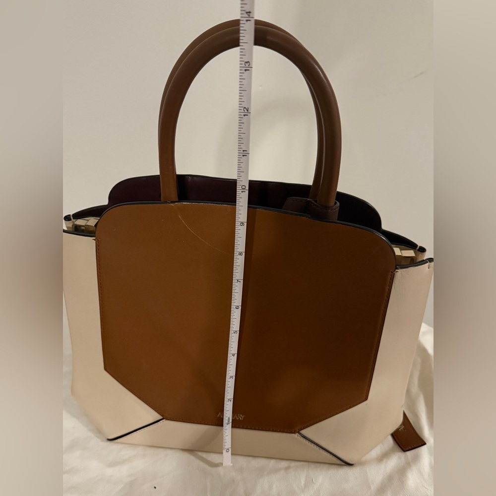 Auxiliary Aritzia Bega Satchel - Picture 5 of 6